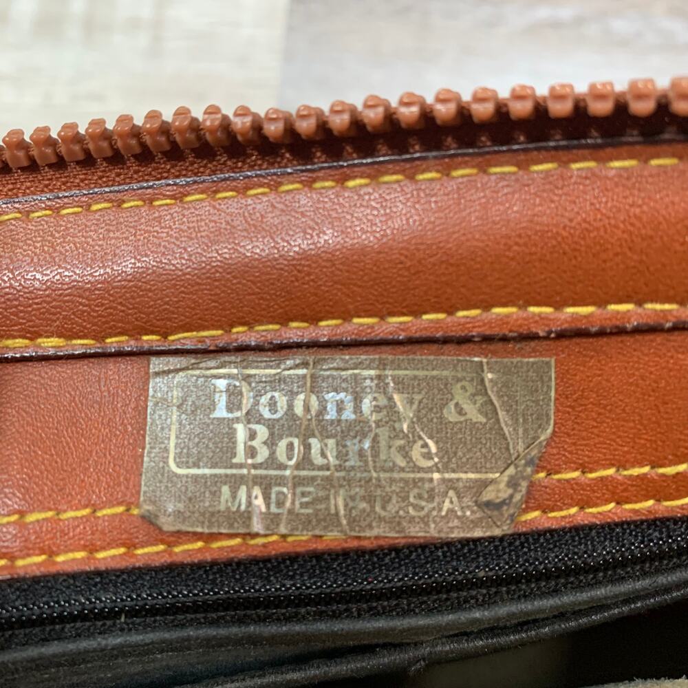 Vintage Dooney & Bourke All-Weather Leather Crossbody Bag - Picture 7 of 8